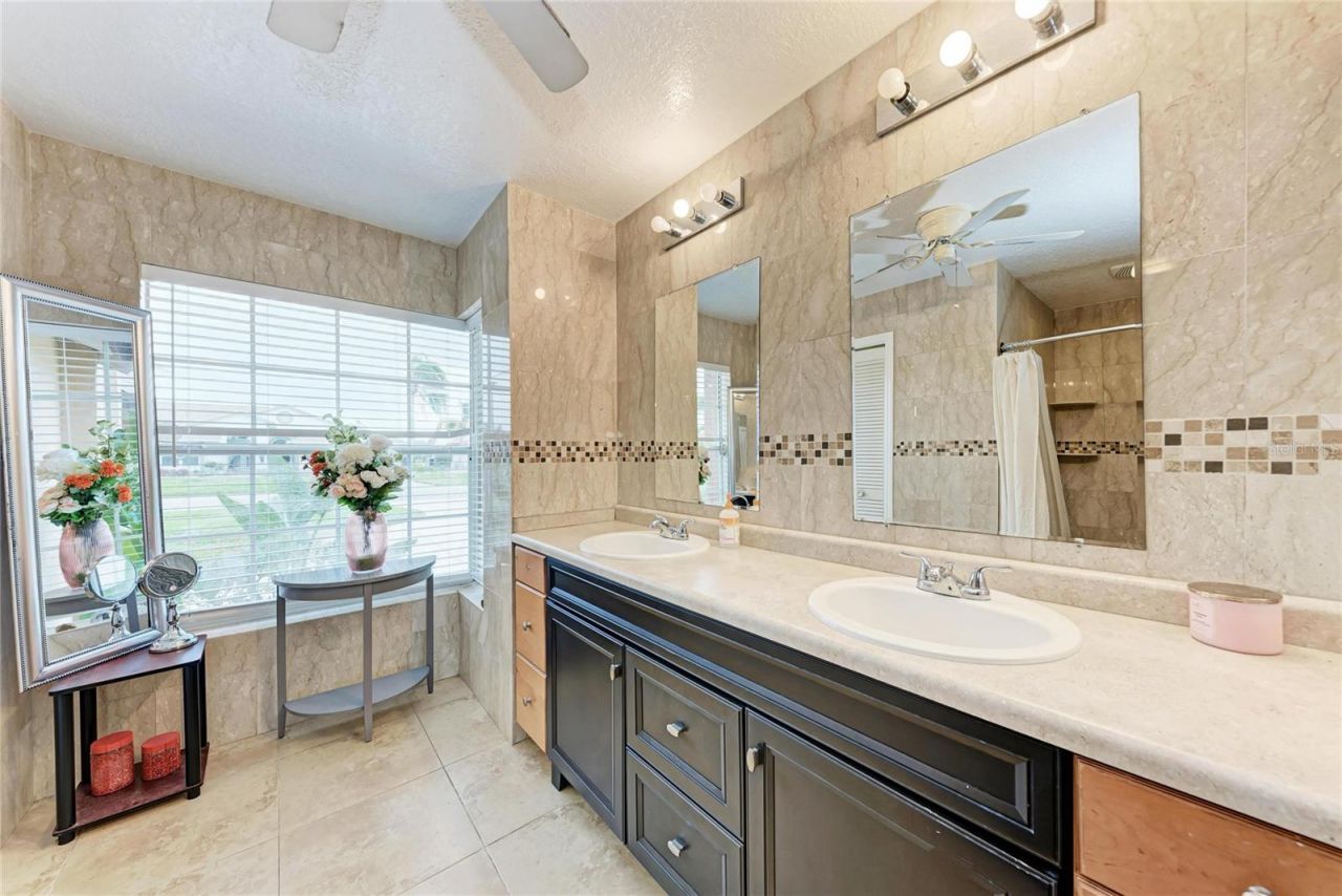 4906 Peridia Boulevard E, Bradenton, FL 34203 Photo