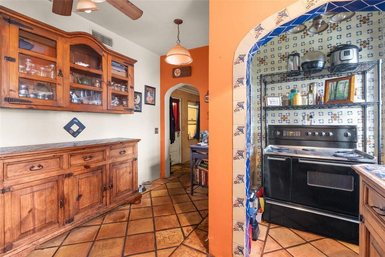 1321 28th Street N, Saint Petersburg, FL 33713 Photo