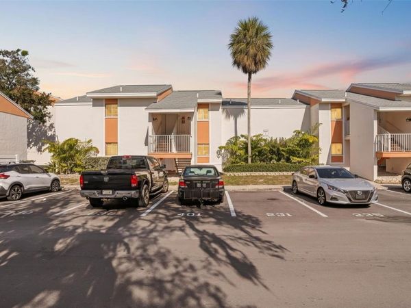 511 99TH AVENUE N, Unit 102, ST PETERSBURG, FL 33702