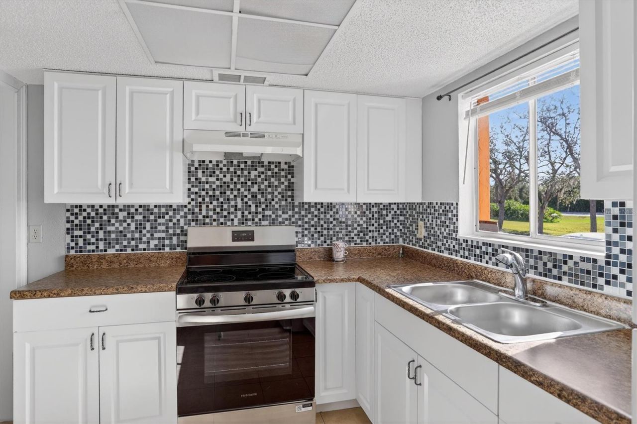 511 99th Avenue N, Unit 102, Saint Petersburg, FL 33702 Photo