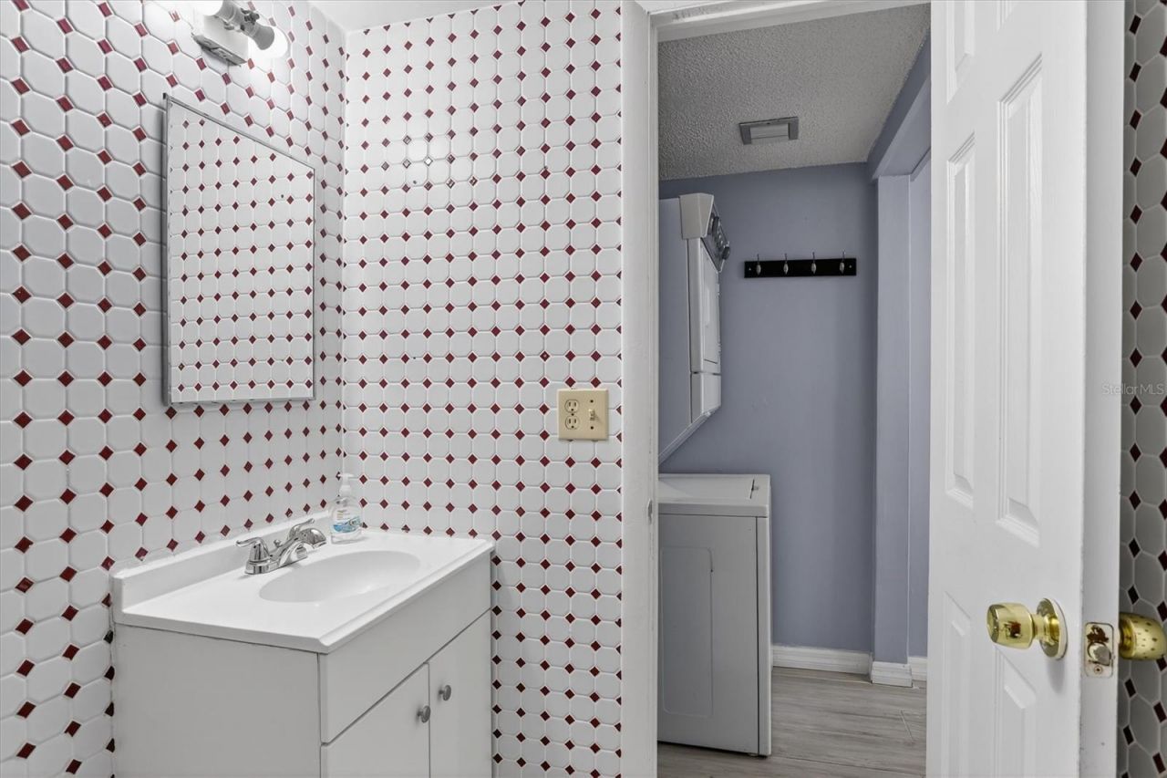 511 99th Avenue N, Unit 102, Saint Petersburg, FL 33702 Photo