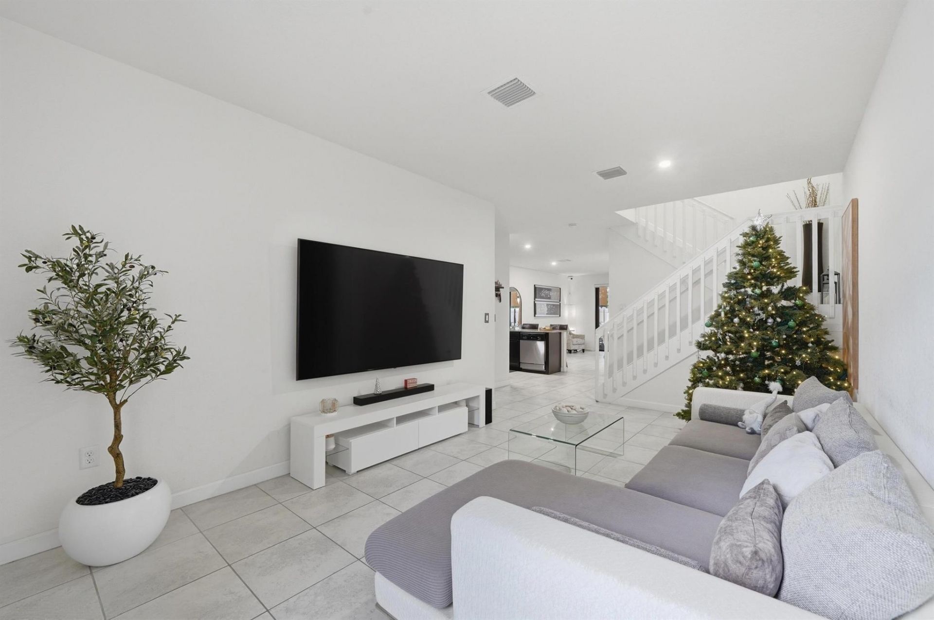 10441 W 32nd Lane, Hialeah, FL 33018 Photo