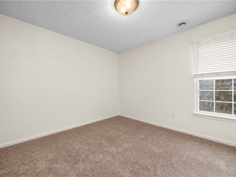 953 Longitude Lane, Amherst, OH 44001 Photo 10