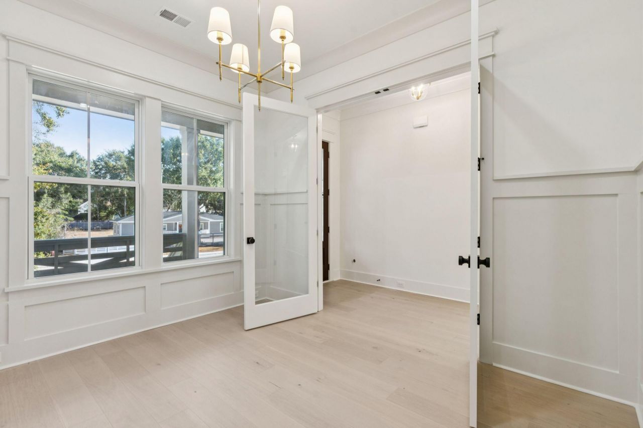 1127 Hamlin Road Photo 10