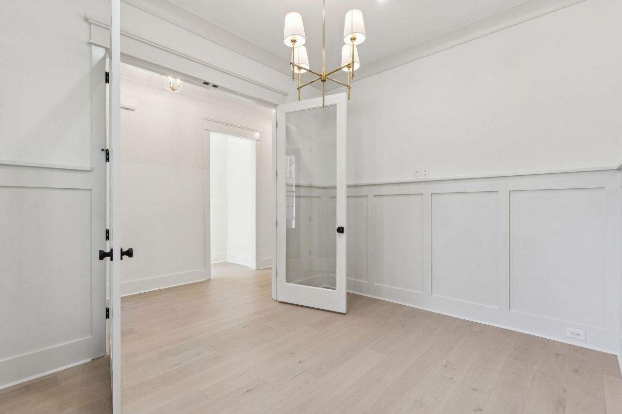 1127 Hamlin Road Photo 11