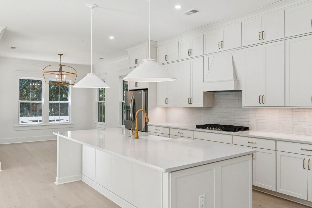 1127 Hamlin Road Photo 13