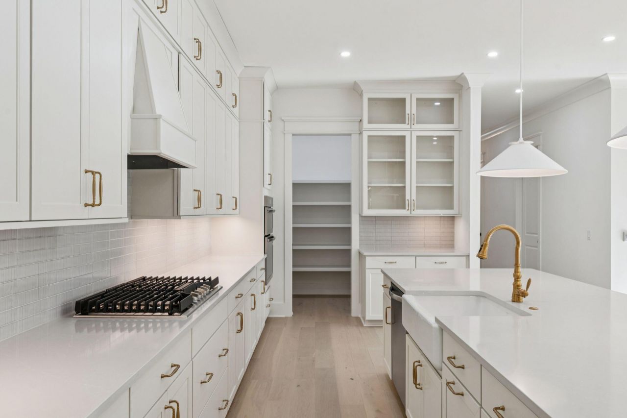 1127 Hamlin Road Photo 15