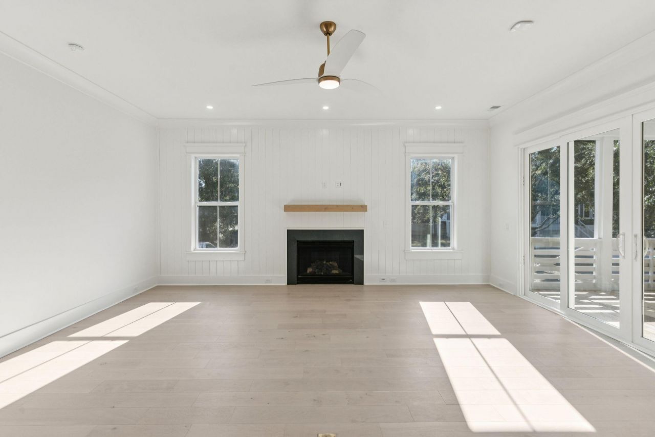 1127 Hamlin Road Photo 20