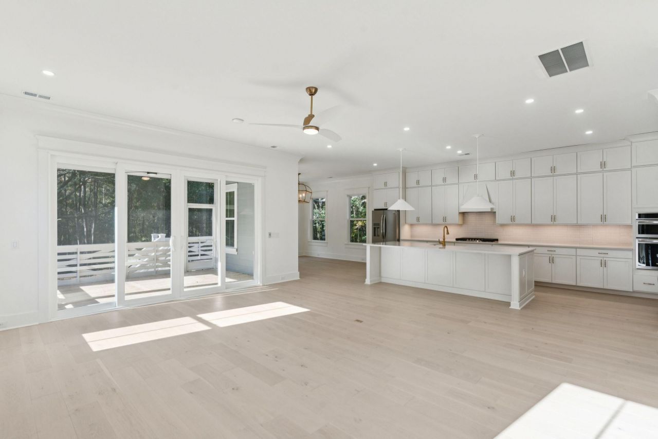 1127 Hamlin Road Photo 22