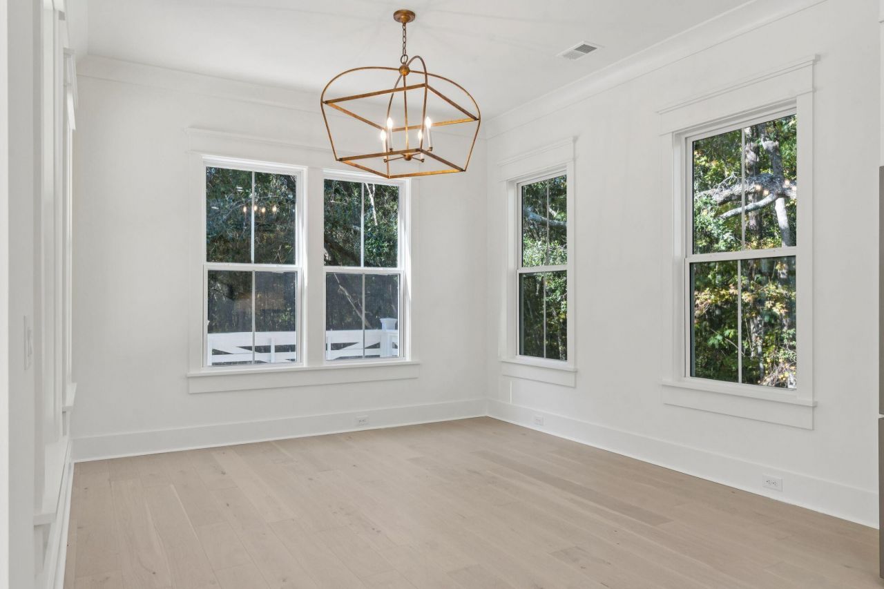 1127 Hamlin Road Photo 30