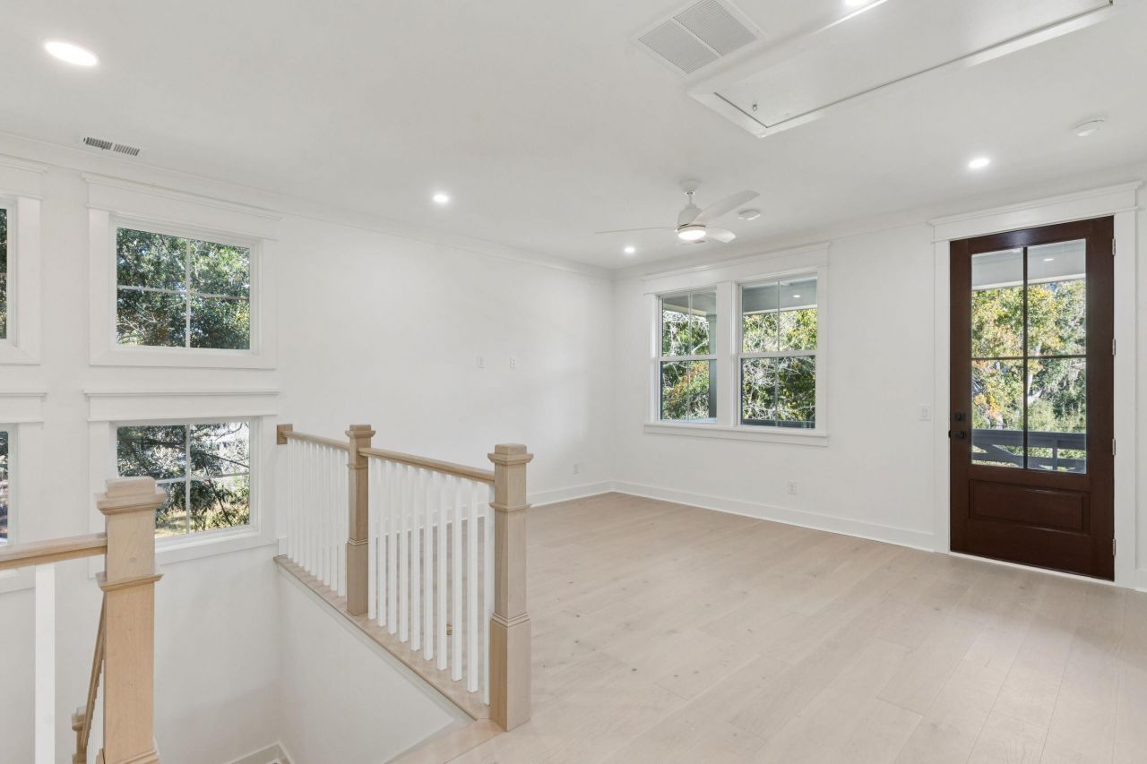 1127 Hamlin Road Photo 44