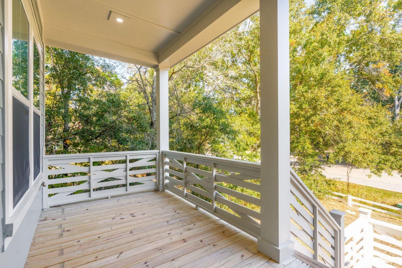 1127 Hamlin Road Photo 5