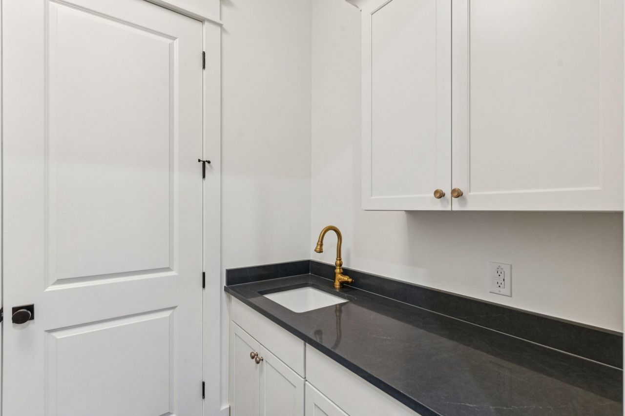 1127 Hamlin Road Photo 58