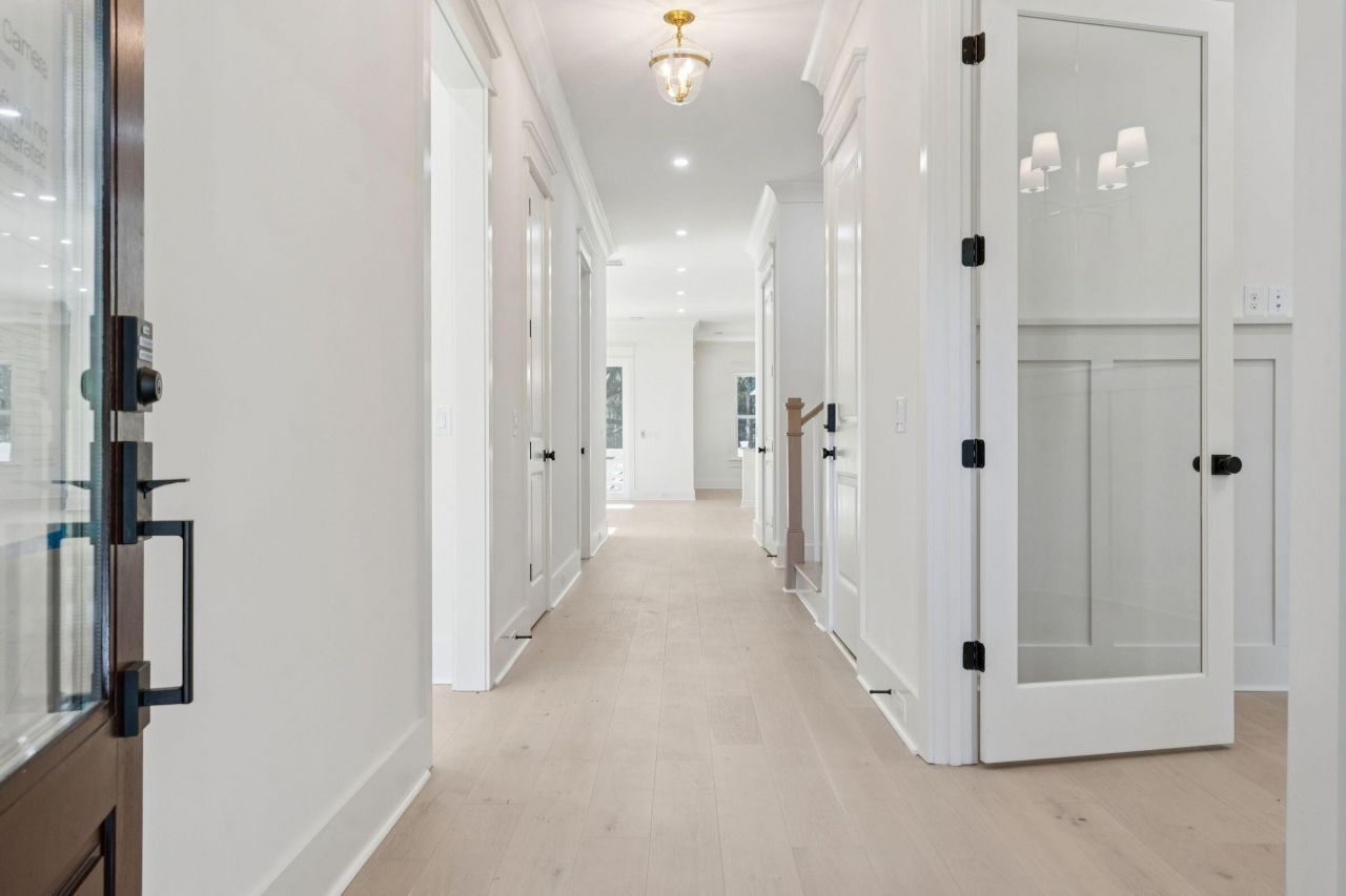 1127 Hamlin Road Photo 7