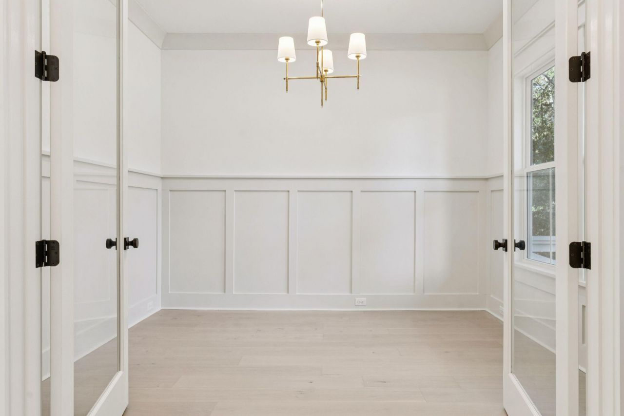 1127 Hamlin Road Photo 9