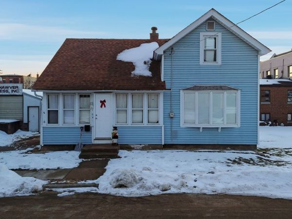 105 E Knox Street, Morrison, IL 61270