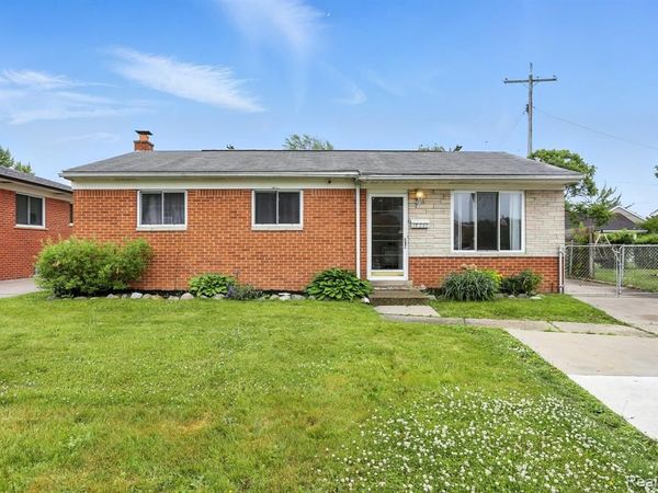 18260 Spring Court N, Fraser, MI 48026