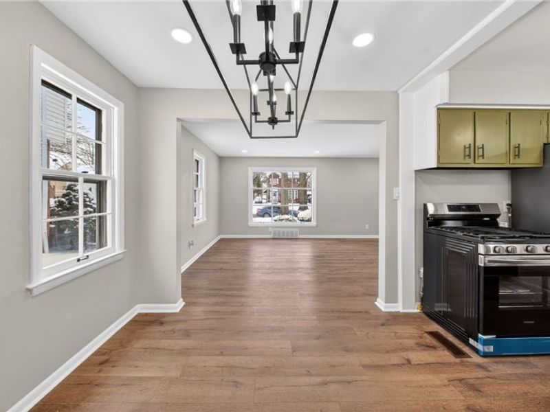 16811 Invermere Avenue, Cleveland, OH 44128 Photo 13