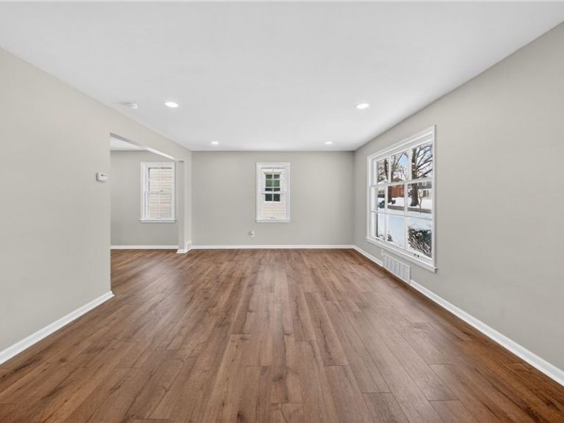 16811 Invermere Avenue, Cleveland, OH 44128 Photo 20