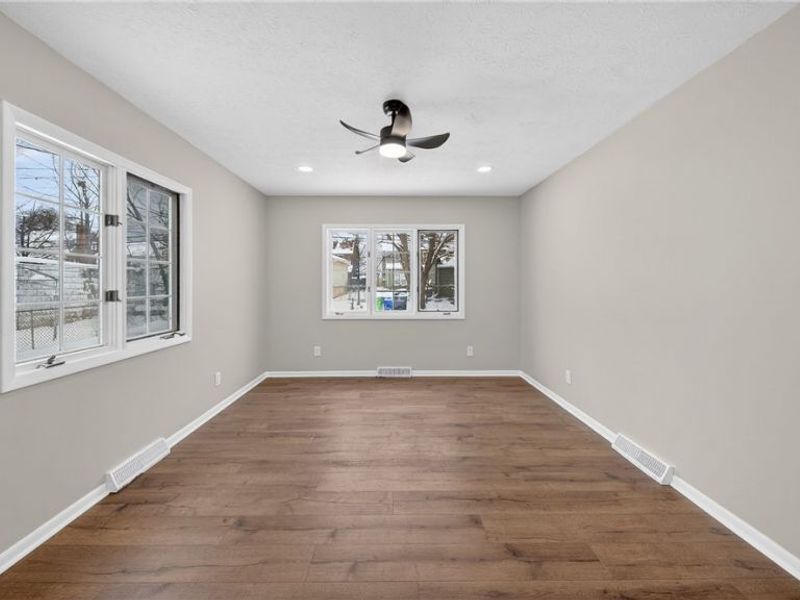 16811 Invermere Avenue, Cleveland, OH 44128 Photo 24