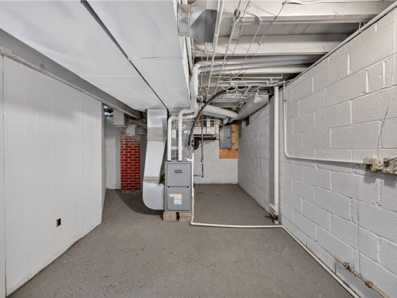 16811 Invermere Avenue, Cleveland, OH 44128 Photo 44