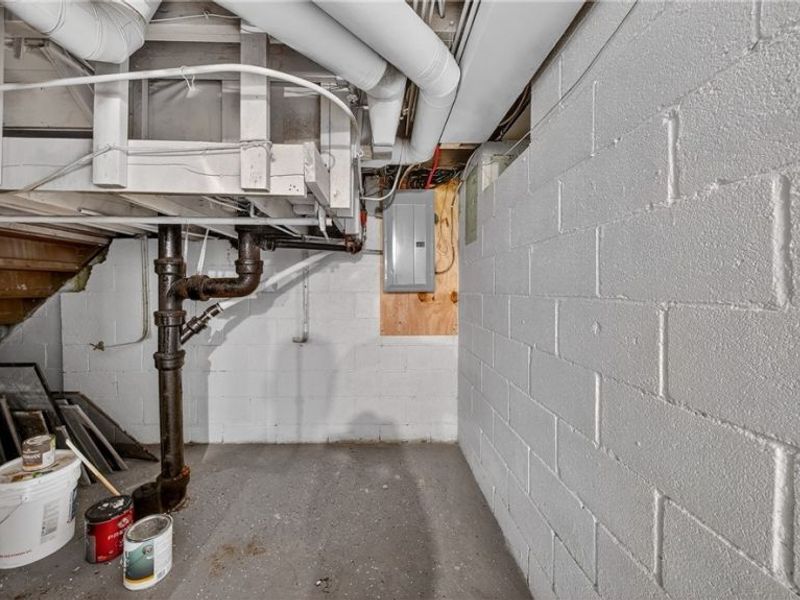 16811 Invermere Avenue, Cleveland, OH 44128 Photo 47