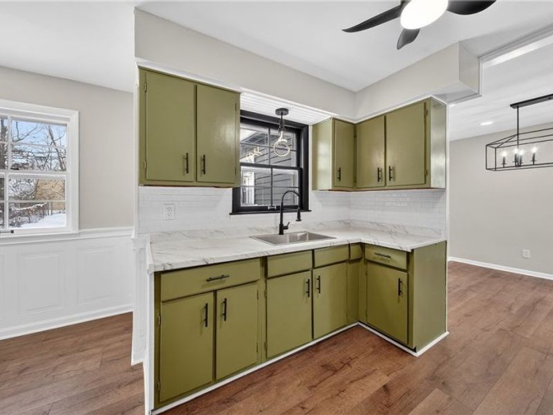 16811 Invermere Avenue, Cleveland, OH 44128 Photo 7