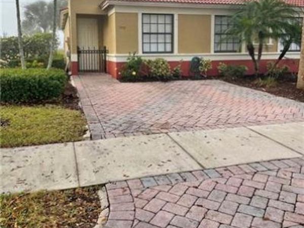 7350 Bristol CIR, NAPLES, FL 34120