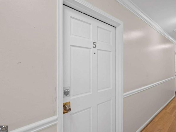 11 Peachtree Hills Avenue NE, Unit B5, Atlanta, GA 30305