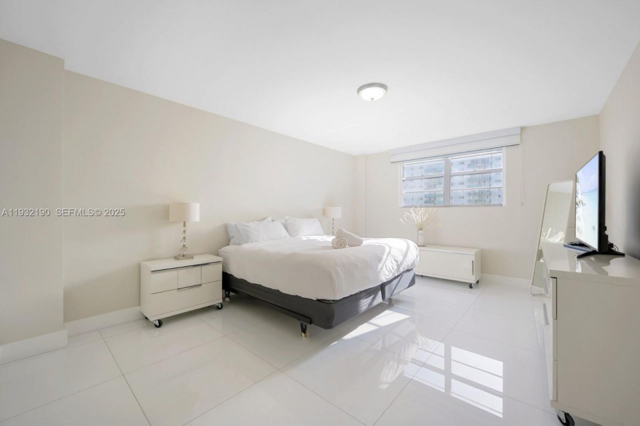 19370 Collins Ave , Unit 916, Sunny Isles Beach, FL 33160 Photo