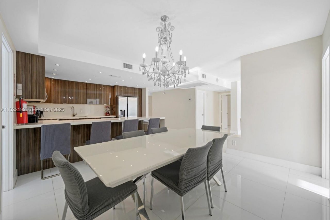 19370 Collins Ave , Unit 916, Sunny Isles Beach, FL 33160 Photo