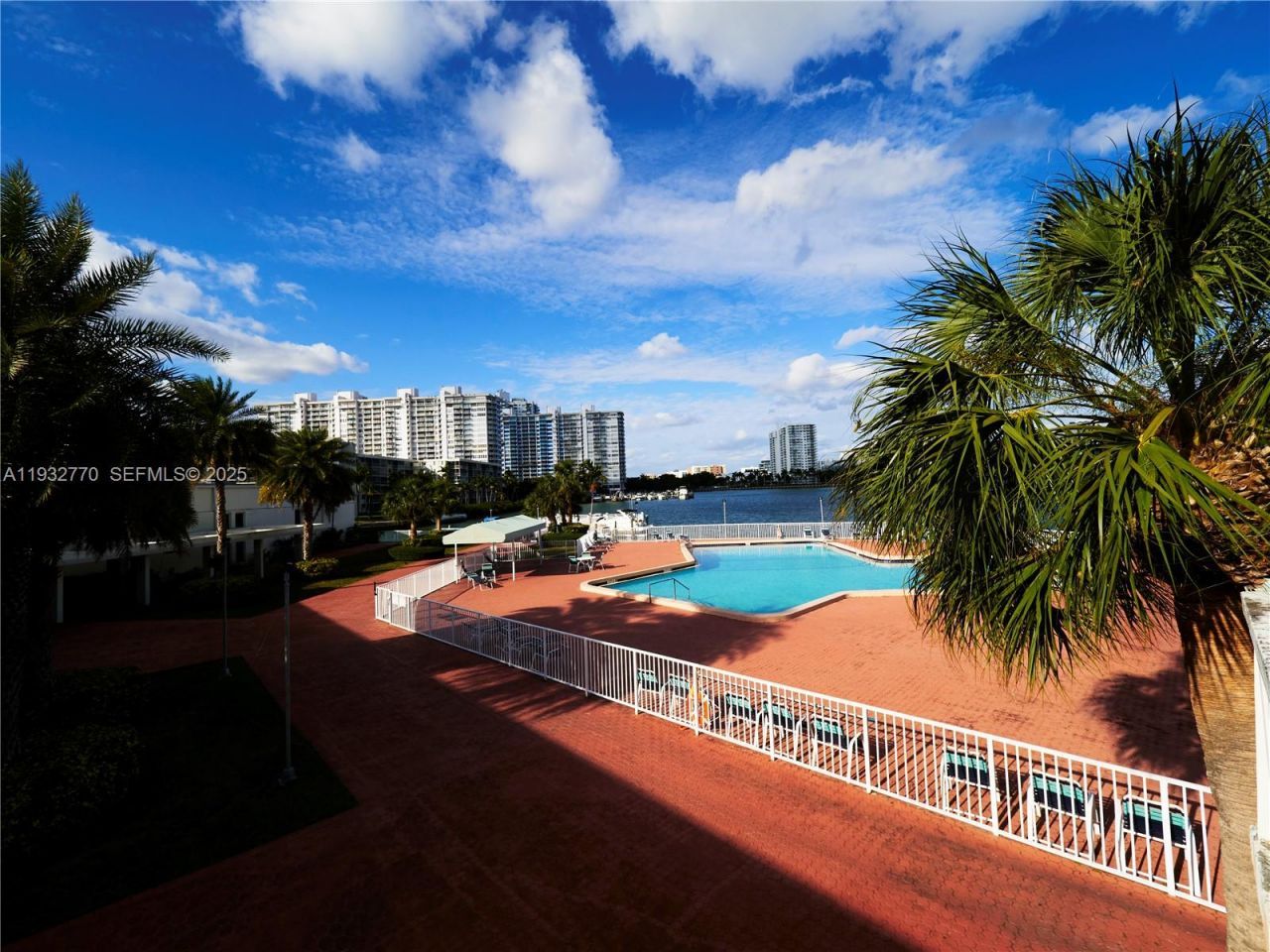 2861 Leonard Dr, Unit F412, Aventura, FL 33160 Photo