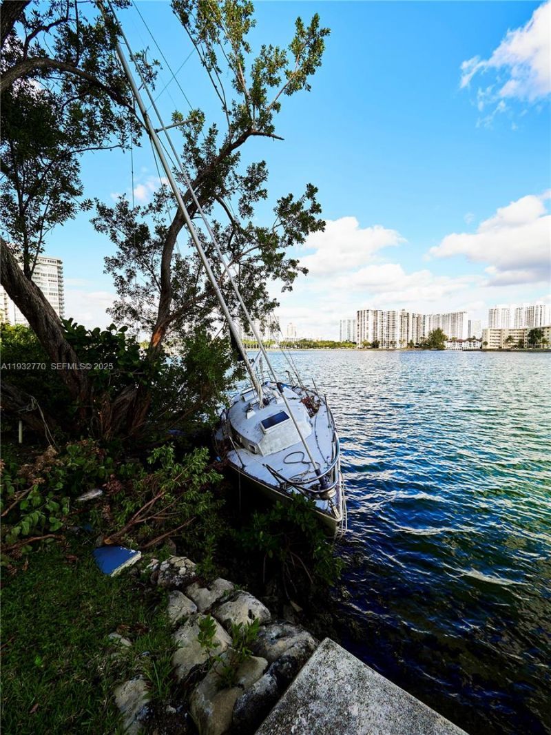 2861 Leonard Dr, Unit F412, Aventura, FL 33160 Photo