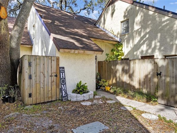 5601 ASHLEY OAKS DRIVE, Unit 6, TAMPA, FL 33617