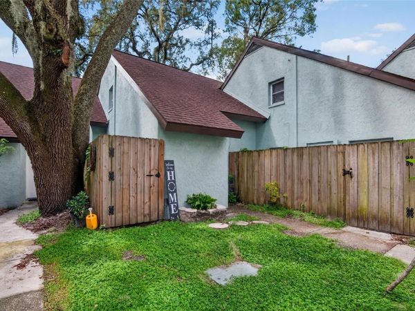 5601 ASHLEY OAKS DRIVE, Unit 6, TAMPA, FL 33617