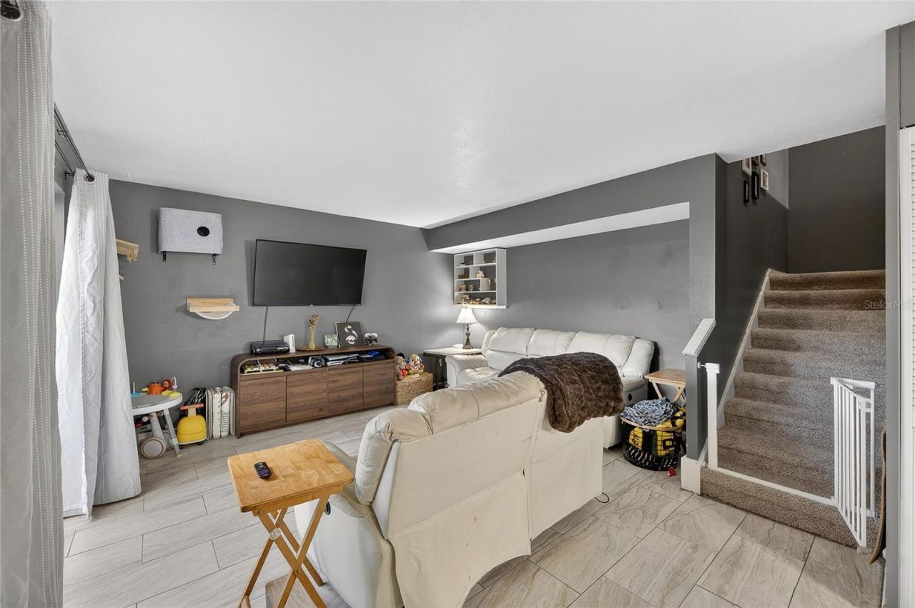 5601 Ashley Oaks Drive, Unit 6, Tampa, FL 33617 Photo