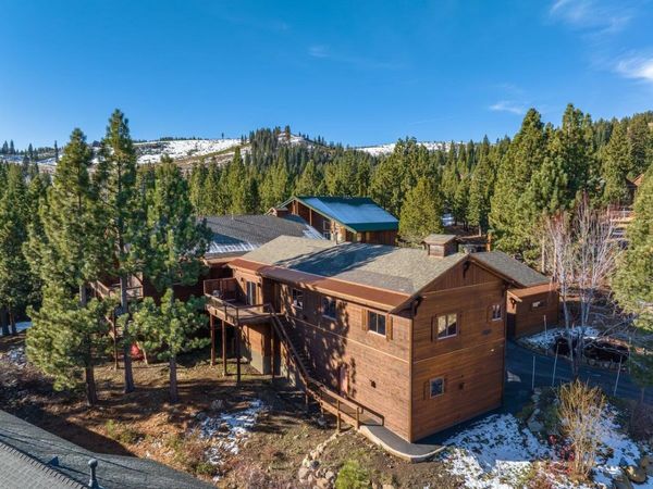 16725 Skislope Way, Truckee, CA 96161