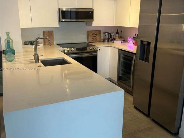 90 Alton Rd, Unit 303, Miami Beach, FL 33139