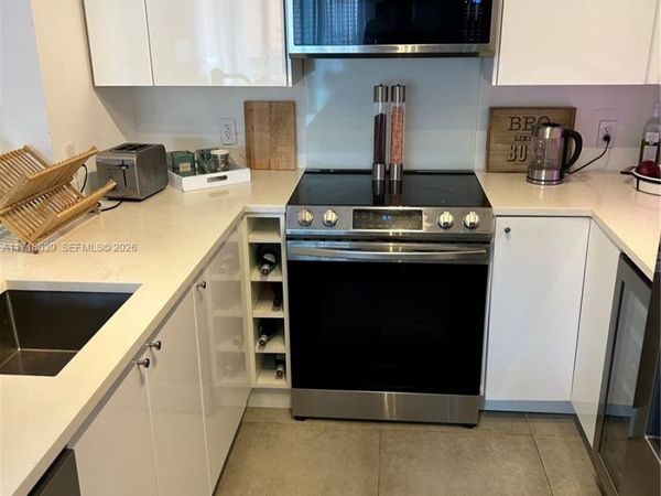 90 Alton Rd, Unit 303, Miami Beach, FL 33139