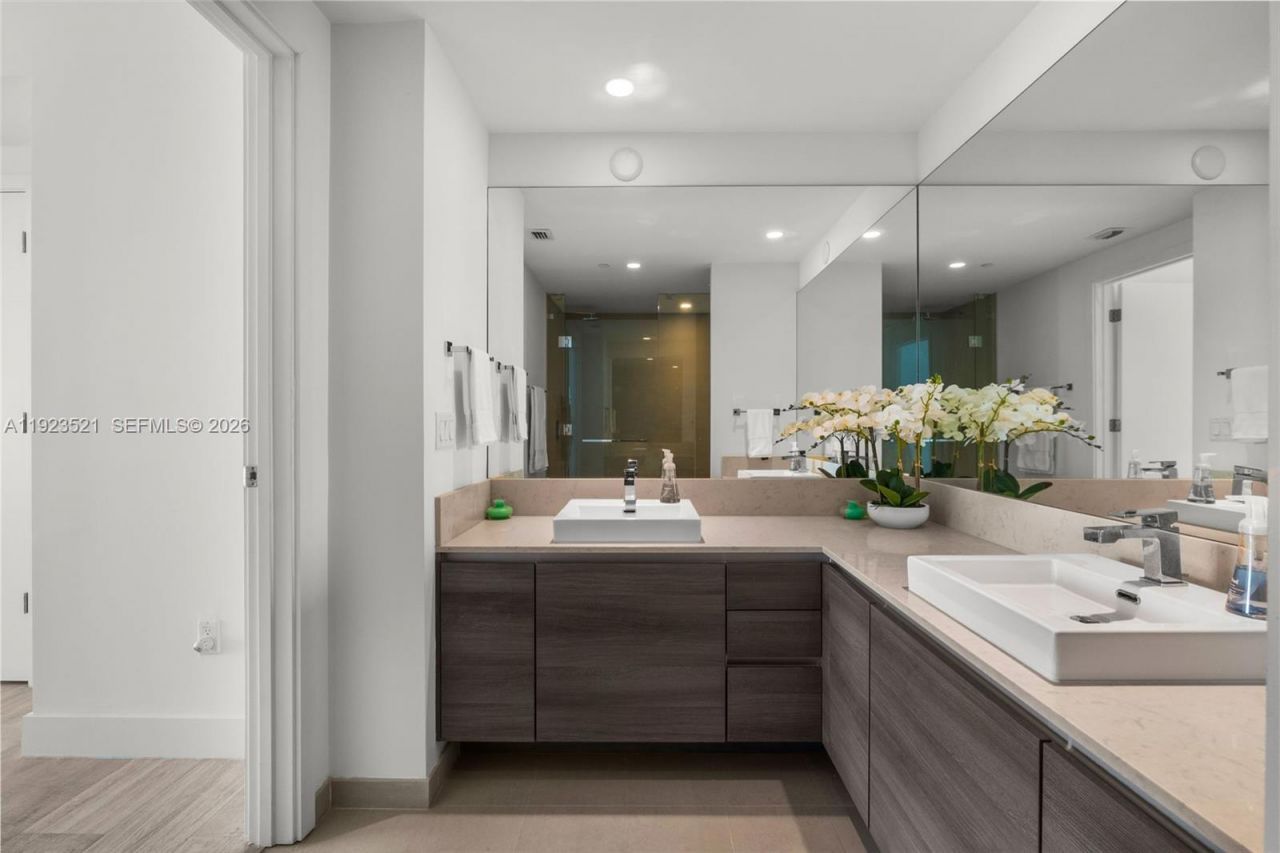 1080 Brickell Ave, Unit 3602, Miami, FL 33131 Photo