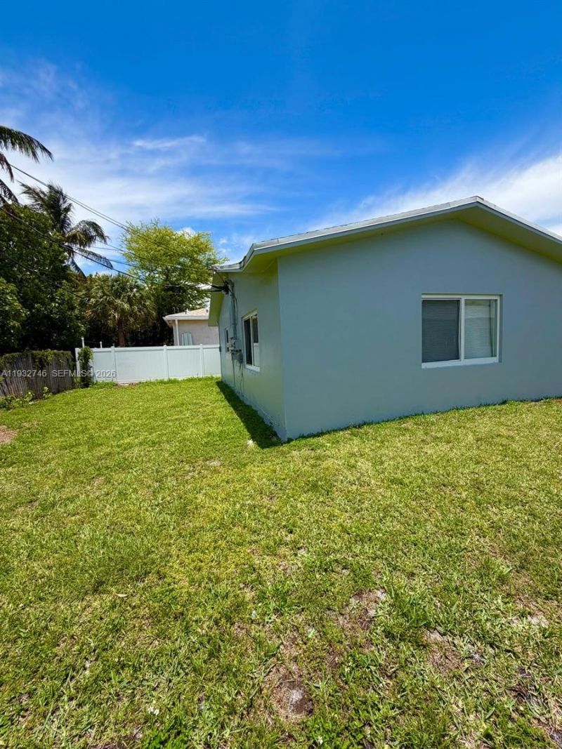 831 NW 1st Ave, Fort Lauderdale, FL 33311 Photo