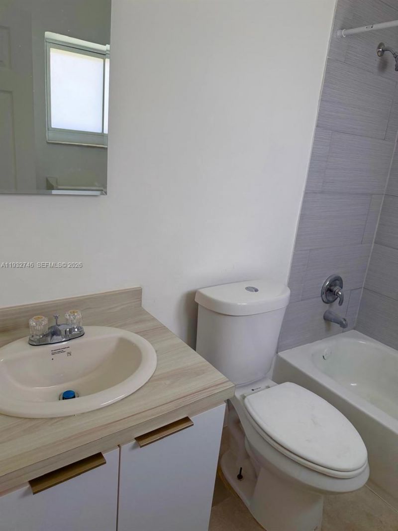 831 NW 1st Ave, Fort Lauderdale, FL 33311 Photo