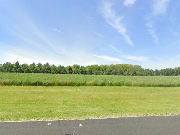 N909 Winds Way, Ashippun, WI 53066