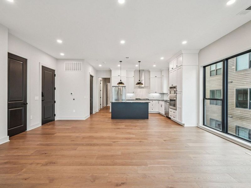 2867 Kobuk Drive, Unit 304, Columbus, OH 43228 Photo 10