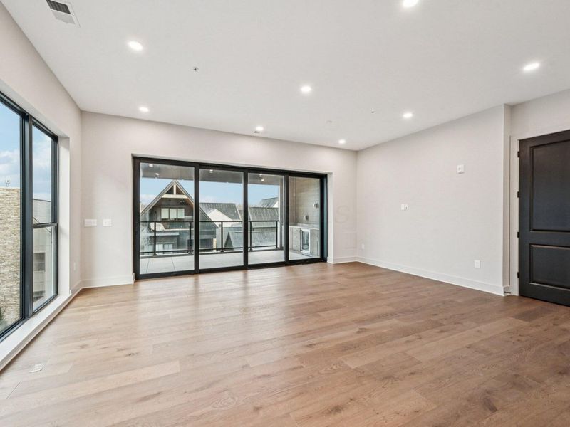 2867 Kobuk Drive, Unit 304, Columbus, OH 43228 Photo 12