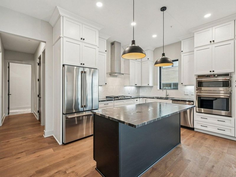 2867 Kobuk Drive, Unit 304, Columbus, OH 43228 Photo 4