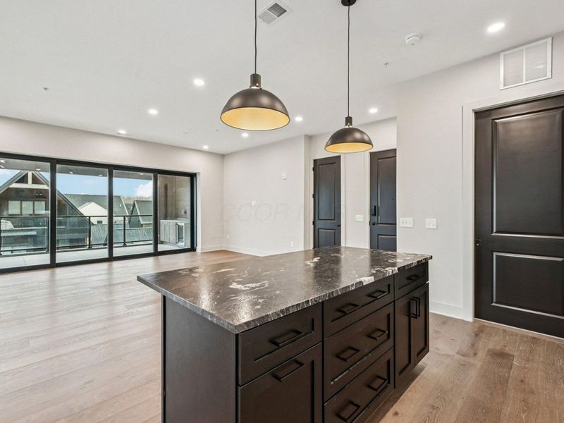 2867 Kobuk Drive, Unit 304, Columbus, OH 43228 Photo 5