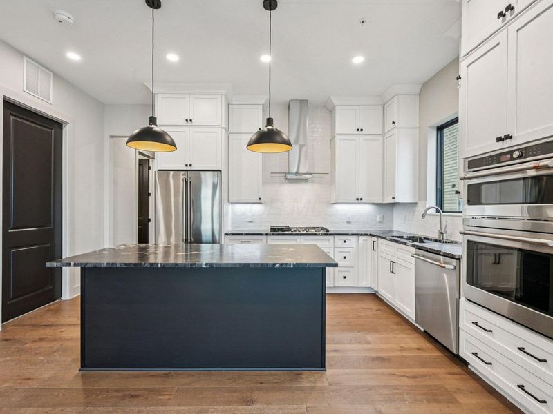 2867 Kobuk Drive, Unit 304, Columbus, OH 43228 Photo 9