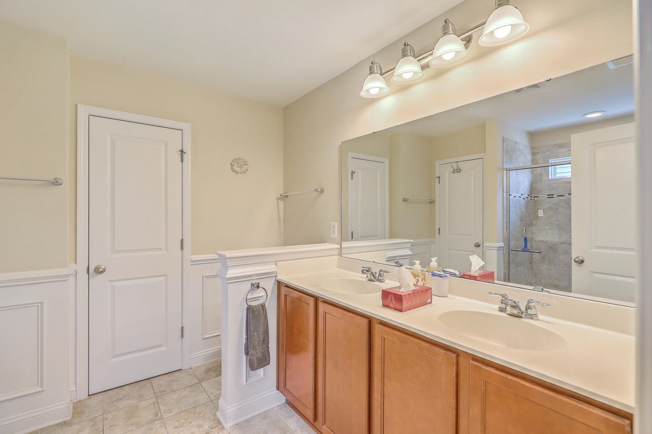 1114 Santa Elena Way Photo 17