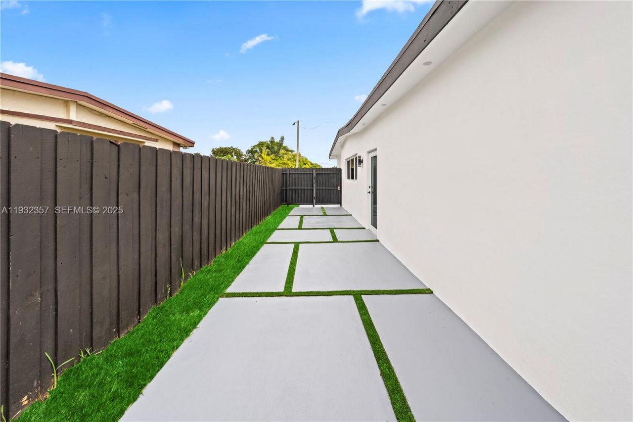 4140 SW 108th Ave , Miami, FL 33165 Photo